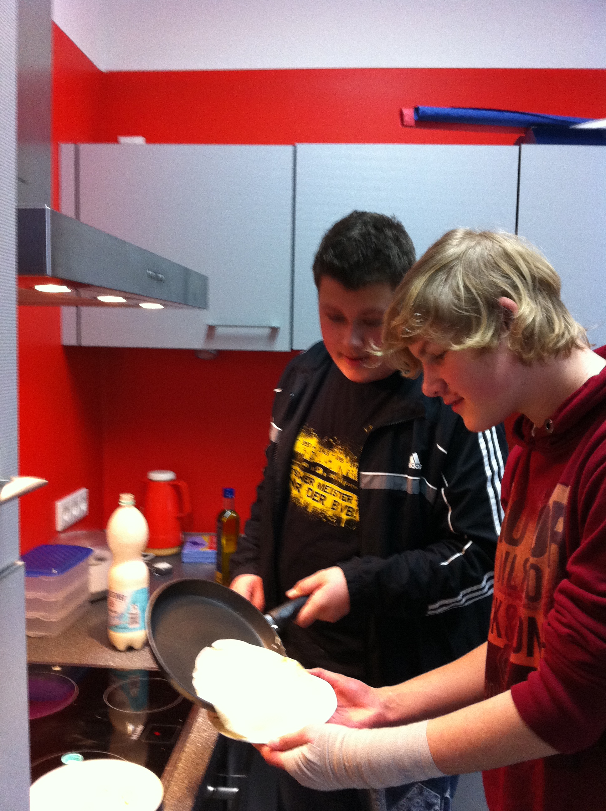 jungs_machen_crepes